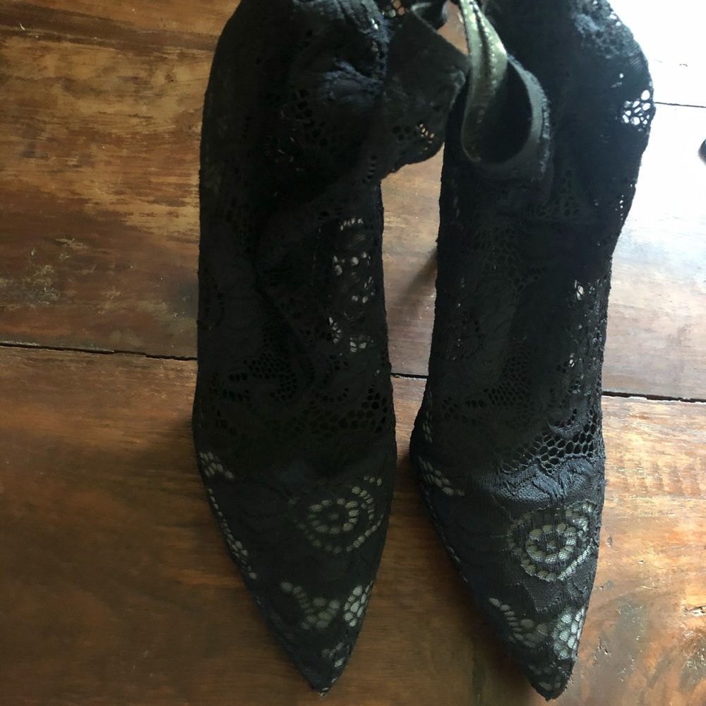 FINAL MARKDOWN Sexy Year round Lace boots